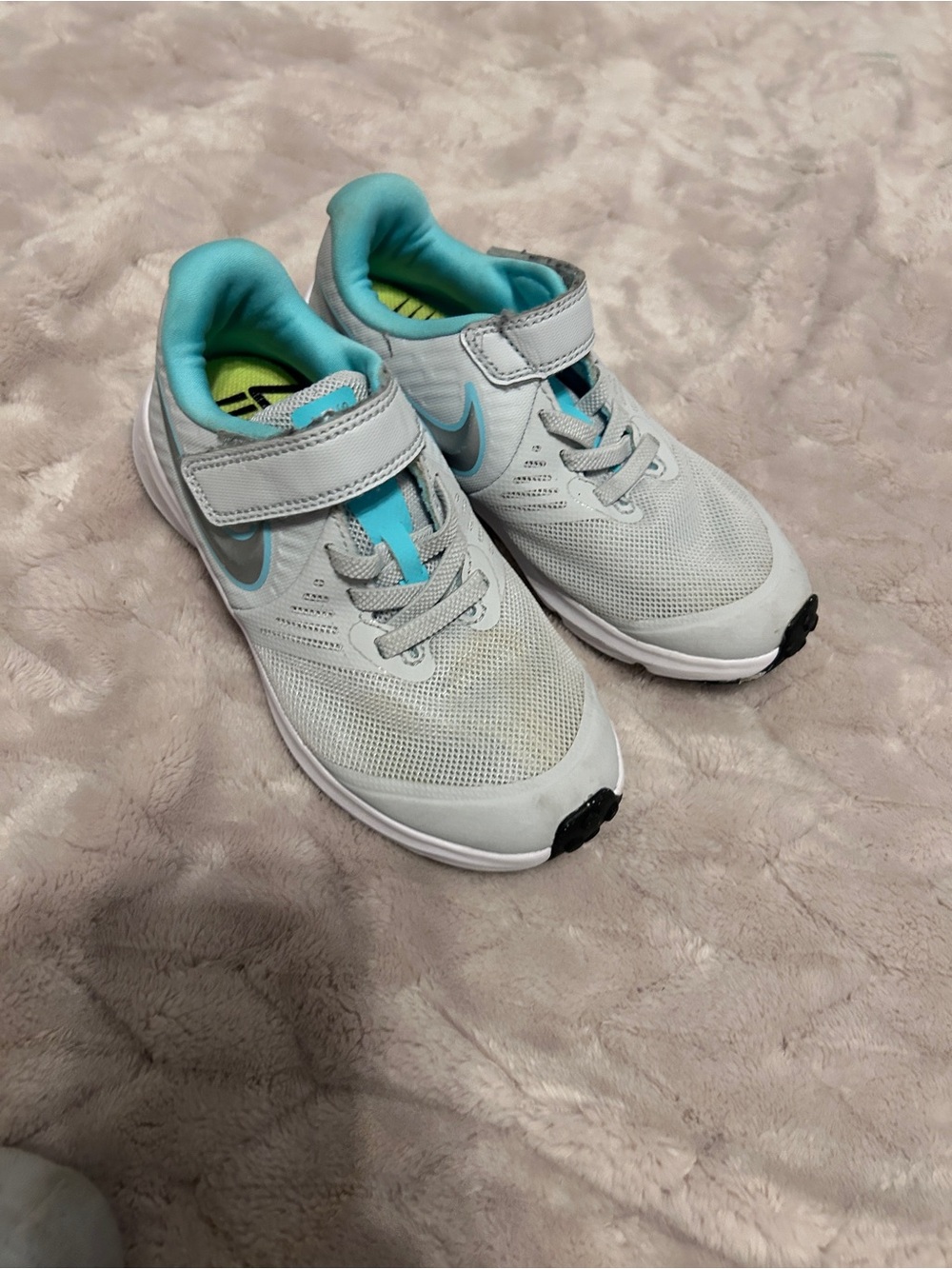 Nike Kids Light Gray and Teal Athletic Sneakers